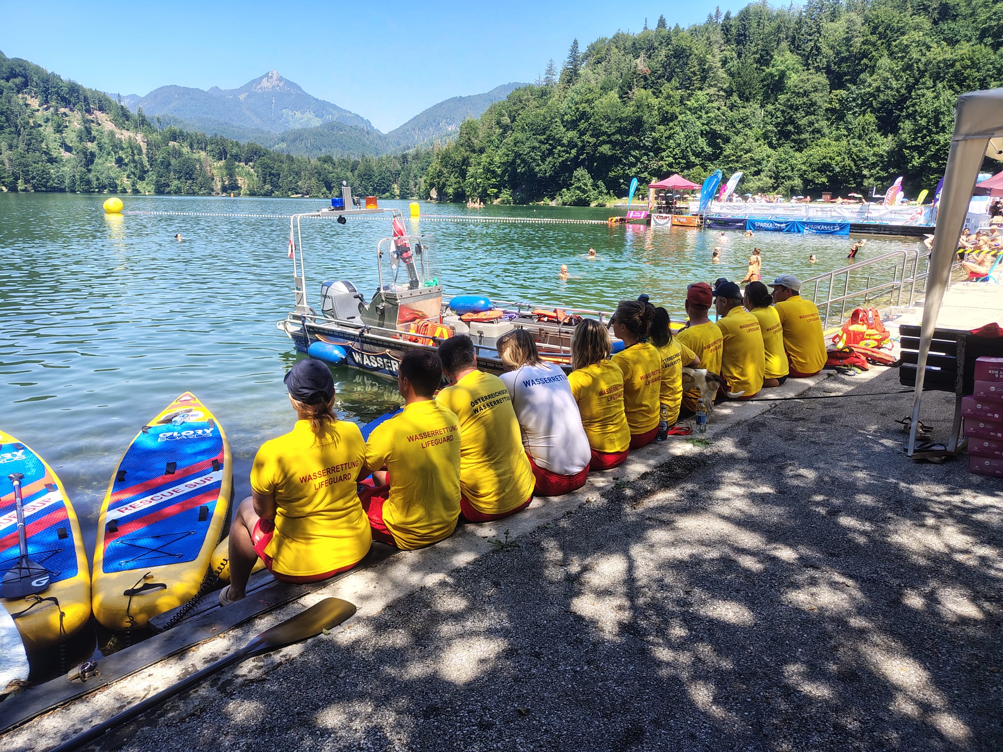 Foto von Rettungsschwimmern
